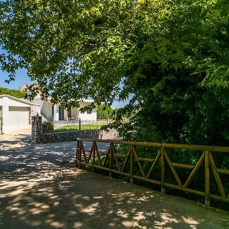 Emily In Countryside * ハニア